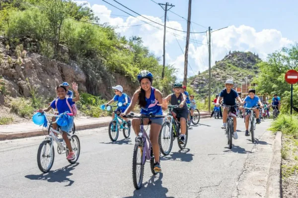 Sobre ruedas sigue la Colonia de Vacaciones para chicos en Chilecito