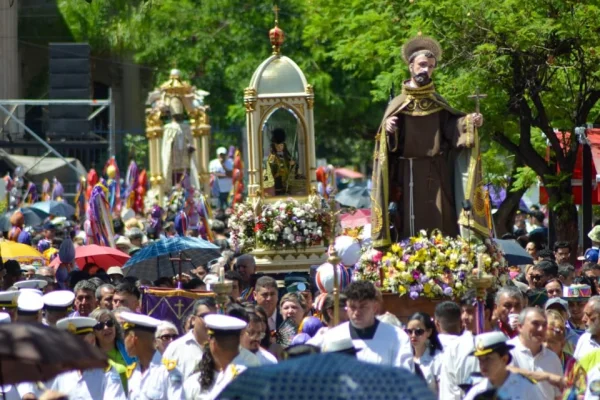 La feligresía riojana vivió la despedida del Niño Alcalde