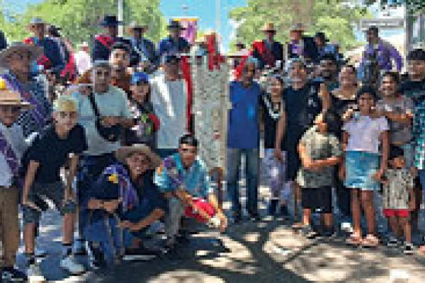 La Familia Farias recibió a promesantes de San Nicolás en un encuentro de alegría