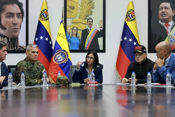 Delcy Rodríguez encabezó su primera reunión de gabinete y envió “un mensaje a Estados Unidos