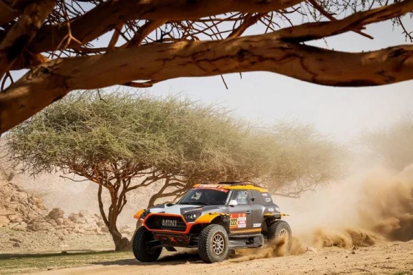 Dakar 2026: De Mevius-Baumel aparecen en el final y se quedan con la Etapa 1