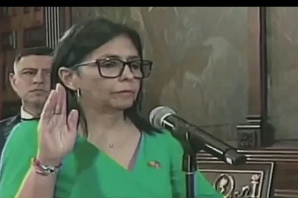 Delcy Rodríguez juró como nueva presidenta de Venezuela