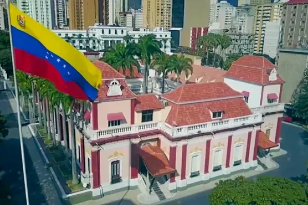 Tensión en Caracas: reportan disparos y drones sobre el Palacio de Miraflores