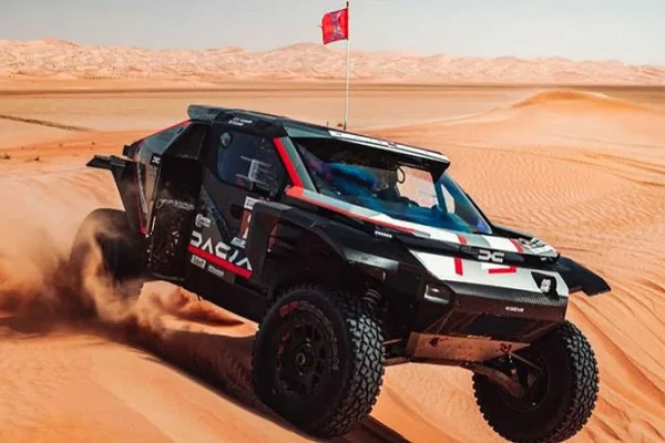 El príncipe Al-Attiyah lidera el Dakar