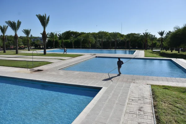 La Provincia habilitó las piletas del Parque de la Ciudad y dio inicio a las colonias de vacaciones