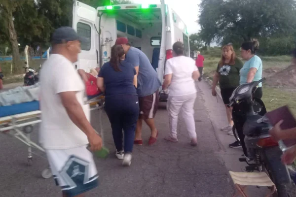 Olta: dos personas sufrieron lesiones leves tras caer de una motocicleta