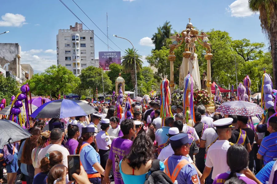Historia que se reneuva cada a&ntilde;o. Como todos los 31 de diciembre, se realiz&oacute; el Encuentro, frente a la Iglesia Catedral, acompa&ntilde;ado por una multitud.