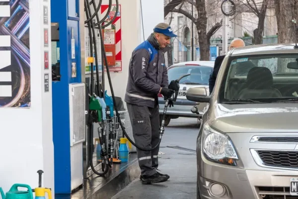 Descuentos de hasta el 30% en combustibles: cómo acceder a los beneficios en enero del 2026