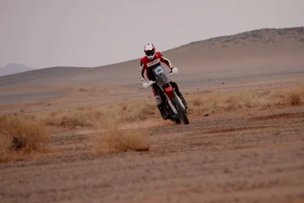 Future Mission 1000: Pascual se mantiene segundo con la moto eléctrica