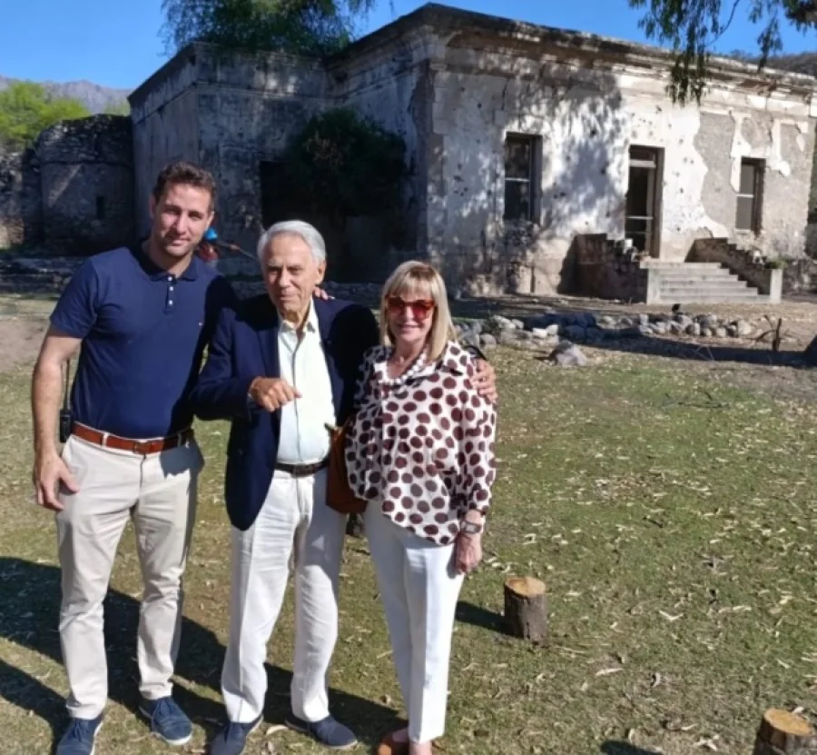 Fieles testigos. Lugar visitado por eminencias y familias enteras.