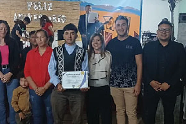 Angulos celebró su aniversario y reconoció la labor de destacados vecinos