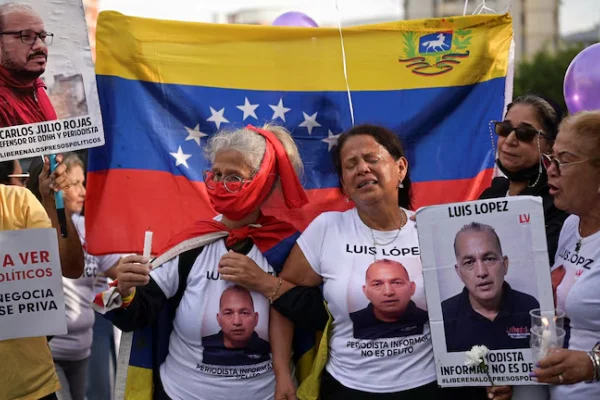 Venezuela permite visitas a presos políticos