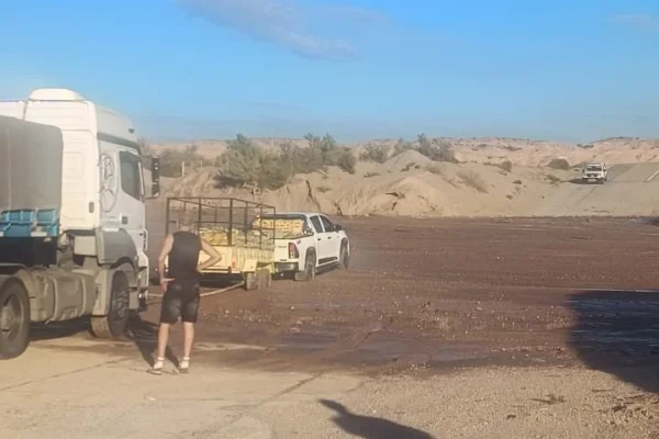 Interrumpen el tránsito en la Ruta 60 en Villa Mazán por la crecida del río