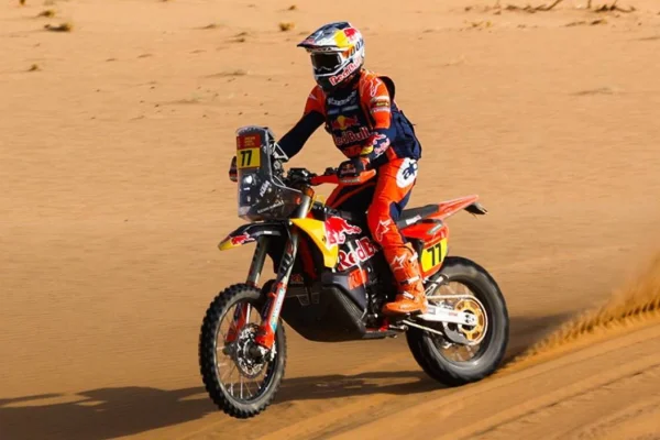 Luciano Benavides se acercó al líder del Rally Dakar en motos y sueña con el campeonato