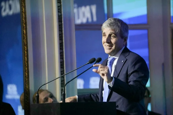 Caputo, sobre la eliminación de arancel a celulares: “Permitirá mayor oferta