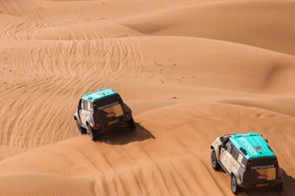 Pleno de los Defender en la 10ª etapa del Dakar 2026