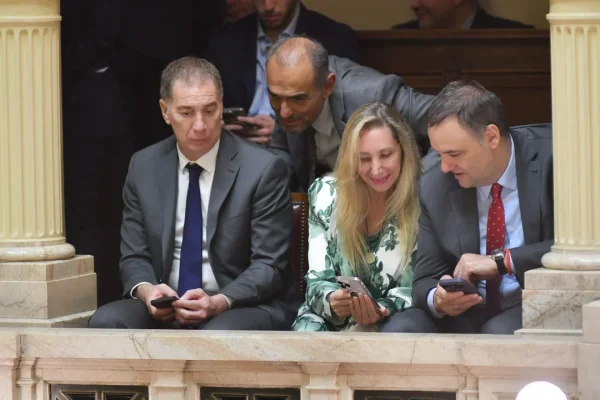 La mesa política reactiva las reuniones para definir la estrategia legislativa por la Reforma Laboral