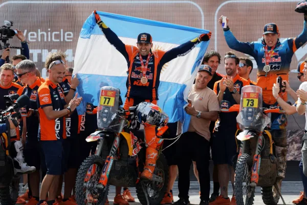 Luciano Benavides logró una hazaña en la última etapa y ganó el Rally Dakar en motos