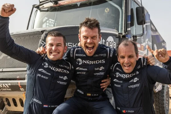 Vaidotas Zala ganó el Dakar en Camiones, tras un gran sprint final