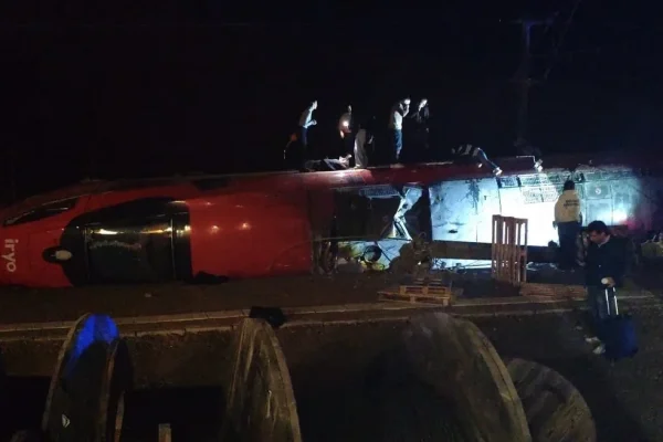 Tragedia en España: un choque entre dos trenes de alta velocidad dejó al menos cinco muertos