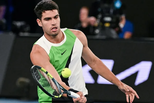 Contundente triunfo de Alcaraz sobre Walton en su debut en el Australia Open