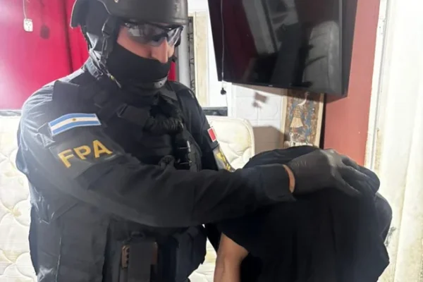 Un tío y sus dos sobrinos vendían drogas y fueron detenidos en un barrio de Córdoba
