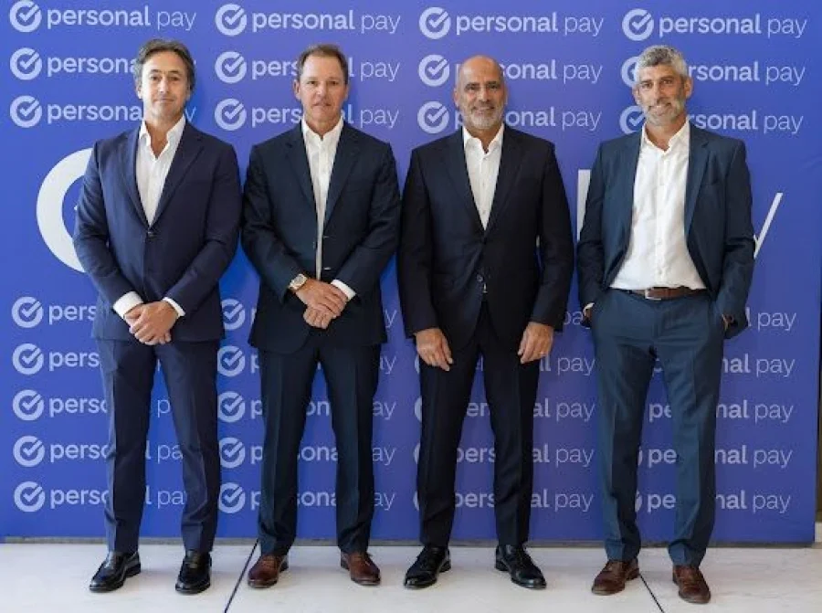 <b>De izquierda a derecha:</b> Juan Parma, CEO de Banco Macro; Jorge Brito, presidente de Banco Macro; Roberto Nobile, CEO de Personal; y Mart&iacute;n Heine, CEO de Personal Pay.
