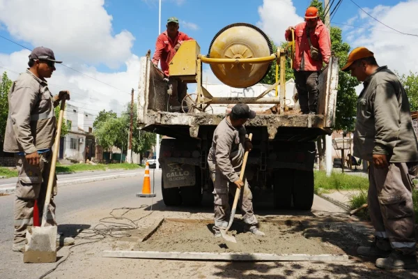 La Municipalidad continúa con el bacheo en la capital
