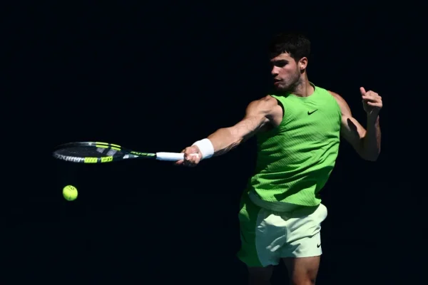 Alcaraz sigue firme en la búsqueda de su primer Abierto de Australia
