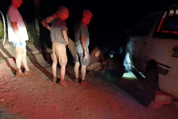 Turistas quedaron varados tras la crecida del río Amarillo y fueron asistidos en Chilecito