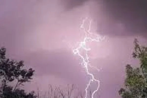 Tormenta con granizo cayó en el Gran Mendoza y  llevó problemas