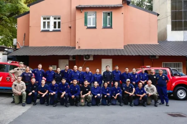 Brigadistas y bomberos porteños viajaron a Chubut para combatir los incendios