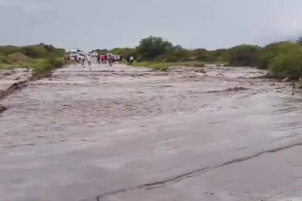 Lluvia, granizo y ríos crecidos afectaron la Costa riojana