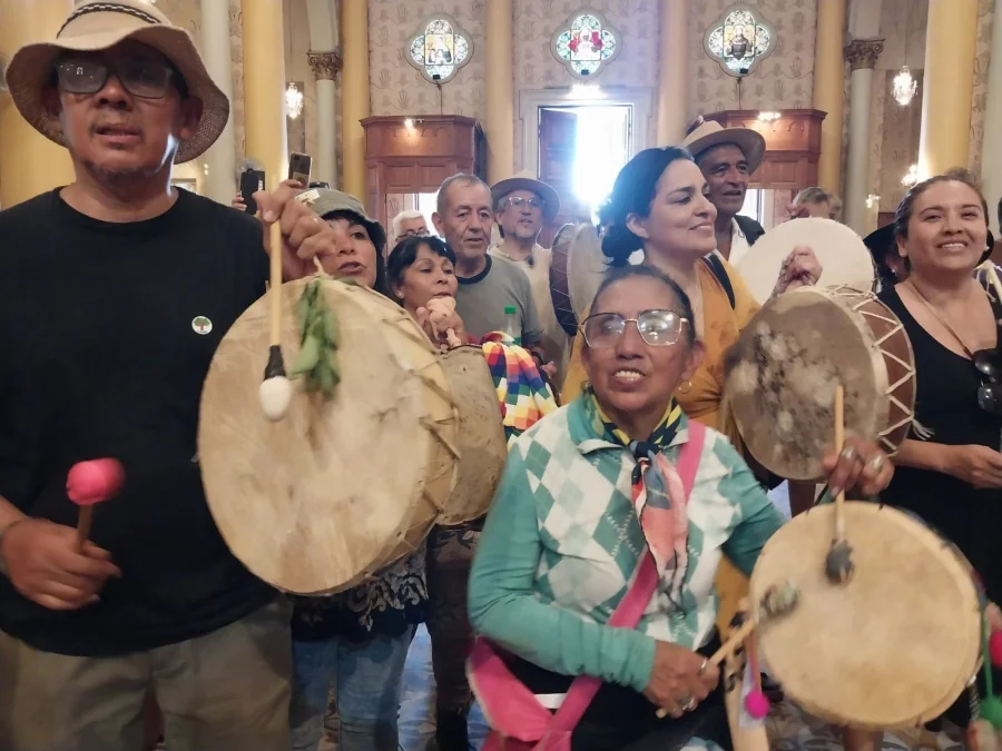 Declaraciones. &ldquo;Somos artistas populares. Somos un grupo de artistas y gente de los tambores, afines a los tambores y al canto popular&rdquo;, dijeron.
