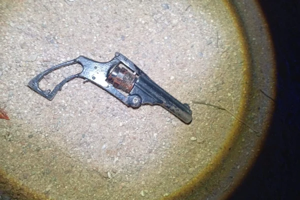 Amenazó a su mujer con un arma de fuego y quedó preso