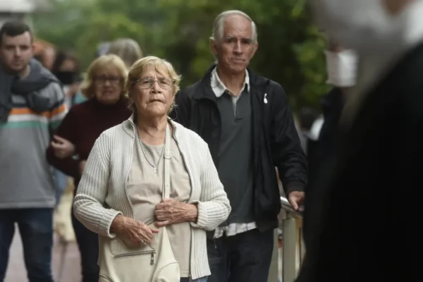 El Gobierno oficializó un aumento del 2,85 % para jubilaciones desde febrero