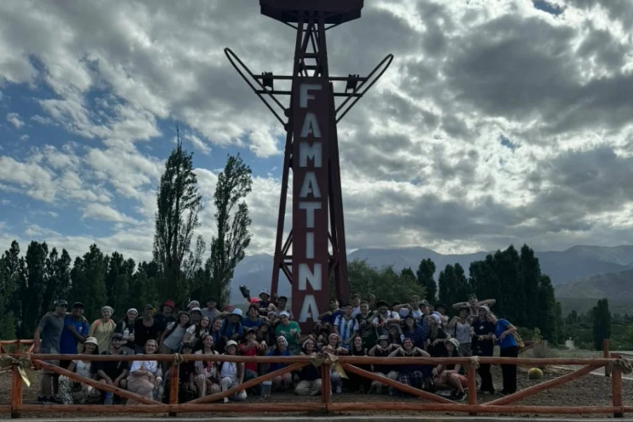 Los jóvenes misioneros en Famatina.