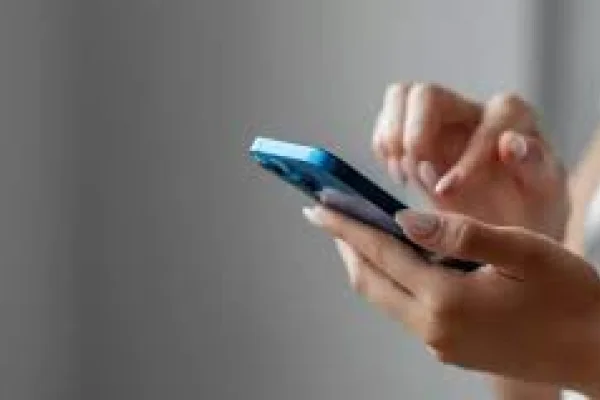 Cómo las recargas móviles favorecen la conectividad internacional en América Latina