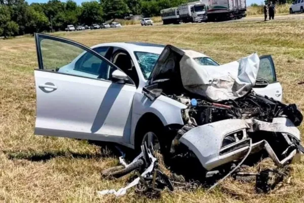 Tragedia en la ruta 8: madre e hija murieron tras chocar de frente contra un auto
