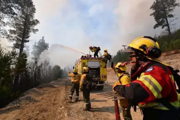Incendios en Chubut: el fuego no cede pese a las lluvias
