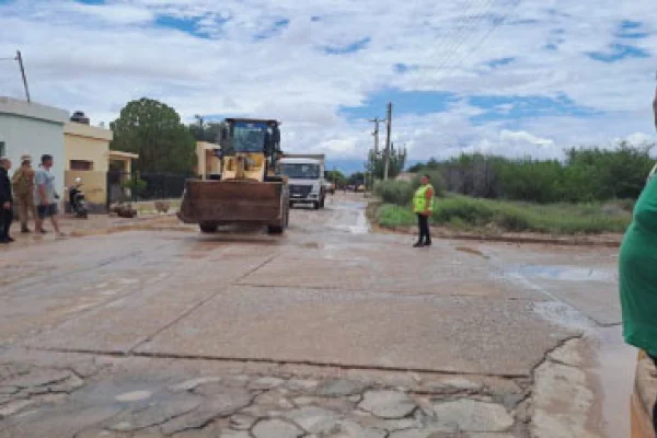 COE coordina operativos y restablece servicios en Villa Mazán