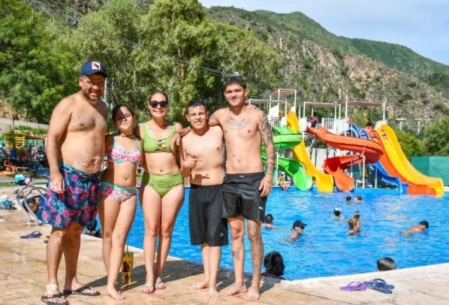 Postales. Cientos de familias, todos los d&iacute;as colman sus instalaciones, especialmente durante el fin de semana.