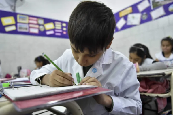 Menos chicos en las aulas: la escuela podría perder 1.200.000 alumnos hacia 2030