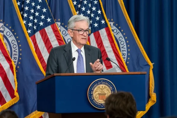 Trump busca desplazar a Powell de la Reserva Federal