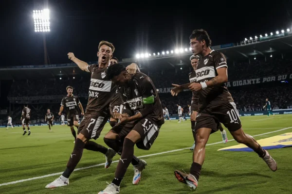 Platense superó a Talleres bajo la lluvia en Córdoba