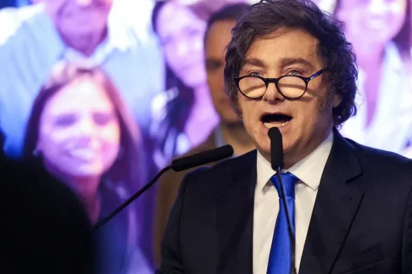 Milei negó un acuerdo con Estados Unidos para recibir migrantes deportados