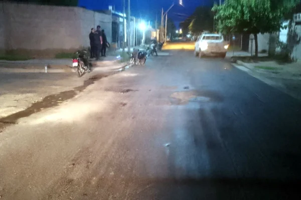 Dos heridos en un choque de motos en el barrio Argentino