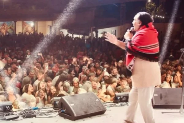 Famatina vibró al ritmo del Festival del Mineral con Sergio Galleguillo y talentos locales