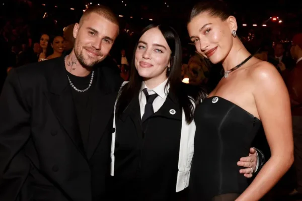 Billie Eilish, Kehlani y Justin Bieber lideran protesta contra ICE en los Premios Grammy