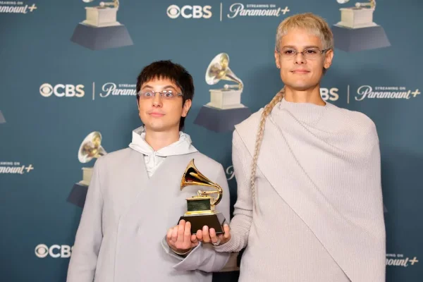 Todos los ganadores de la noche de los premios Grammy